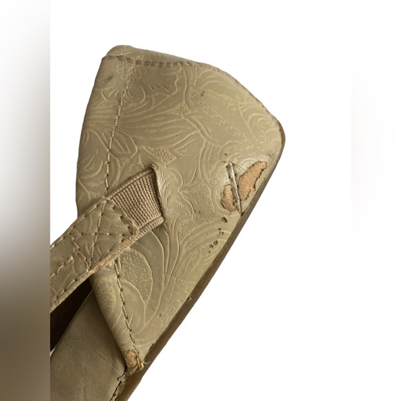 AXXIOM Tan Floral Pattern Arch Support Mary Jane Straps Womans Comfortable Shoes - Picture 9 of 14